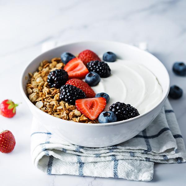 image of greek yoghurt, fruit and granola