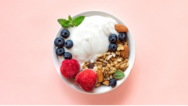 yoghurt and fruit bowl